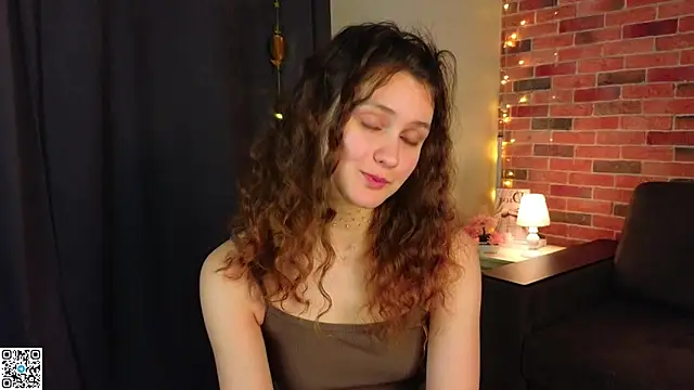 Snapshot of FoxFever chatting on February 2026 05:14:01 AM FoxFever online show from February 2026 05:14:01 AM