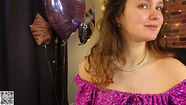 Snapshot of FoxFever chatting on February 2026 05:16:02 AM FoxFever online show from February 2026 05:16:02 AM