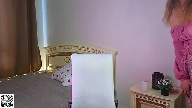 Snapshot of FoxFever chatting on March 2026 05:13:02 AM FoxFever online show from March 2026 05:13:02 AM