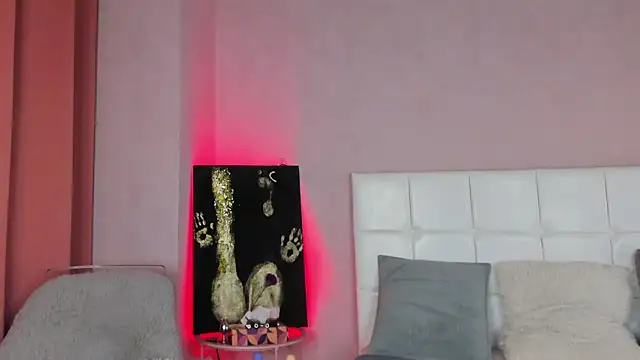 Snapshot of IzieCarter chatting on November 2025 08:09:01 PM IzieCarter online show from November 2025 08:09:01 PM