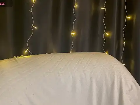 Snapshot of Veksal1a chatting on November 2025 09:25:01 PM Veksal1a online show from November 2025 09:25:01 PM