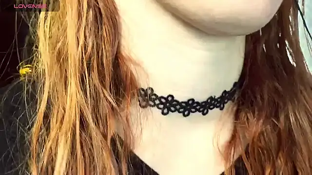 Snapshot of Veksal1a chatting on November 2025 08:26:01 AM Veksal1a online show from November 2025 08:26:01 AM