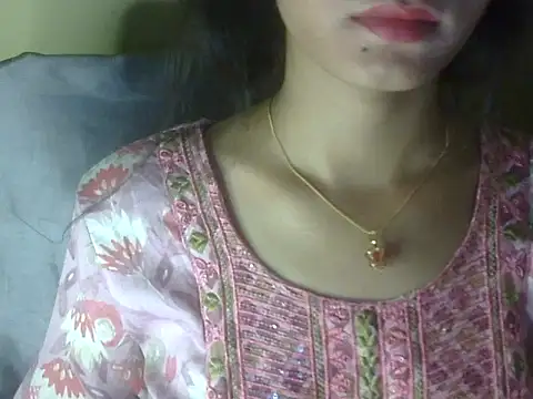 Snapshot of Shezi_N chatting on April 2026 05:30:01 PM Shezi N online show from April 2026 05:30:01 PM