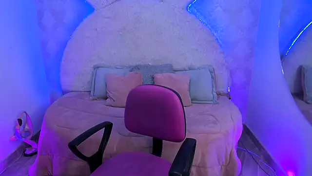 valentina clk online show from November 2025 01:01:01 PM