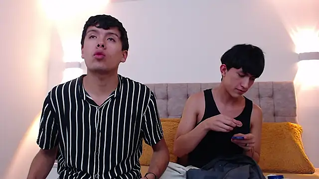 hoot booys  online show from November 2025 09:02:01 PM