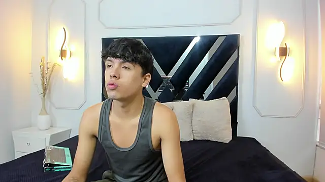 hoot booys  online show from March 2026 08:43:01 PM