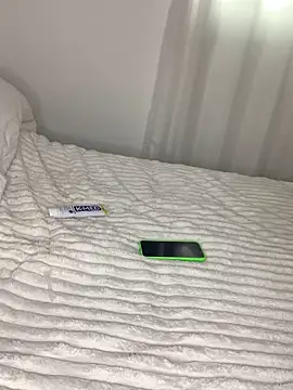 leozin01 online show from December 2025 06:25:01 PM