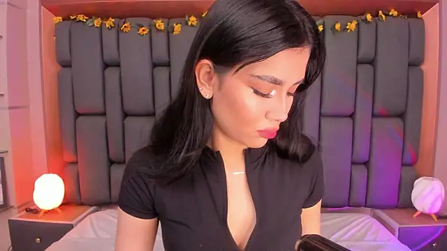 TanyaBello online show from November 2025 01:24:02 PM