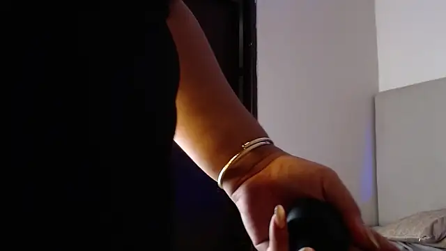 miel alisha online show from April 2026 01:38:01 PM