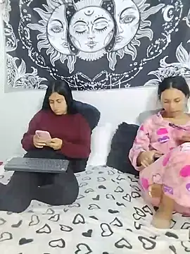 Snapshot of emily_n_abby chatting on May 2026 01:41:02 PM emily n abby online show from May 2026 01:41:02 PM