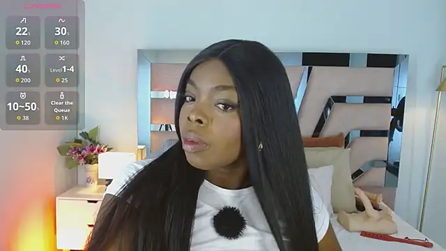 Maiacharris  online show from December 2025 07:30:02 PM