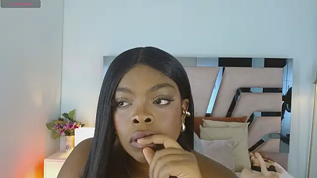 Maiacharris  online show from December 2025 07:31:02 PM