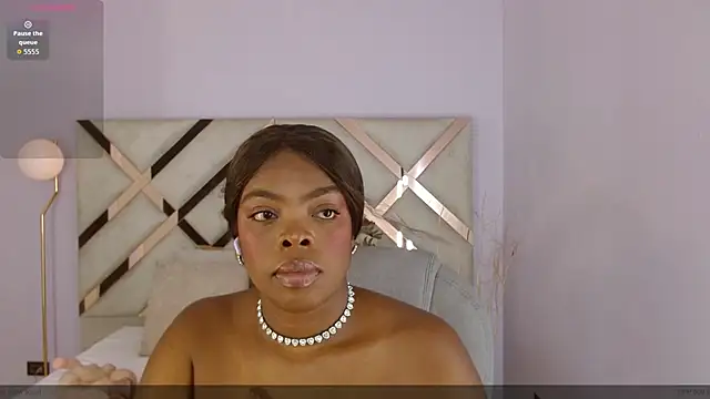 Maiacharris  online show from July 2026 12:46:02 PM