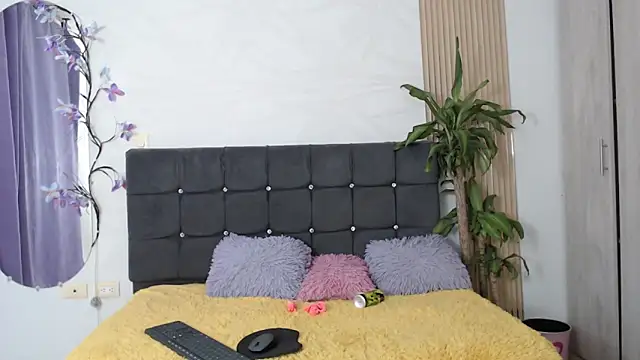 sharon ivanna12 online show from November 2025 07:14:02 PM