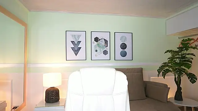 EmilyTurneer online show from February 2026 07:09:02 PM