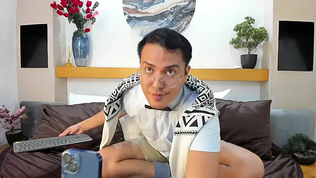 JohnBelRose online show from November 2025 08:01:01 PM