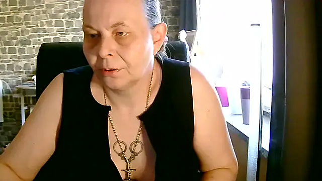 Diamond Bite online show from October 2025 01:34:02 PM