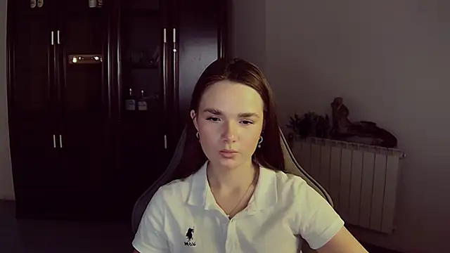 May Bloom online show from November 2025 12:26:01 PM