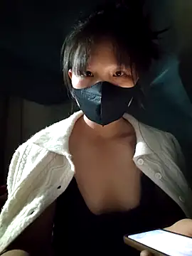 linh-miu99 online show from November 2025 01:40:01 PM