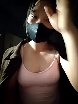 linh-miu99 online show from November 2025 05:08:01 PM