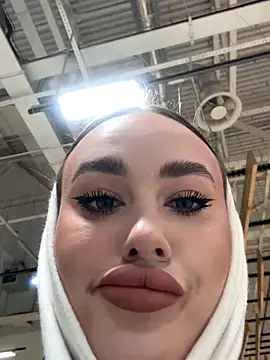 KiraSunshine online show from November 2025 04:00:02 AM