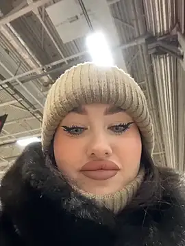 KiraSunshine online show from December 2025 04:06:01 AM