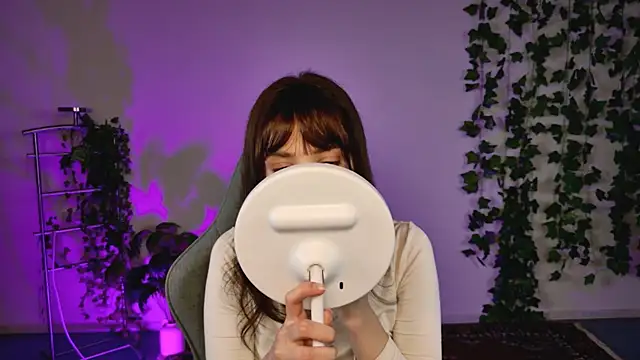 KiraVair online show from April 2026 11:11:01 AM