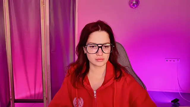 KiraVair online show from April 2026 01:14:02 PM