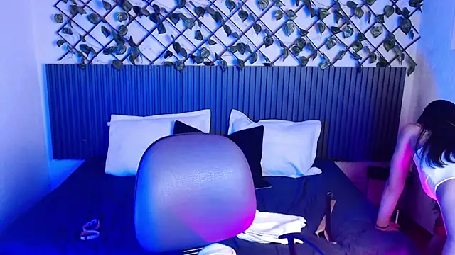 Lunaa 07 online show from April 2026 08:40:01 AM