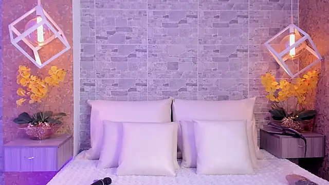 Catalina-Thompson online show from November 2025 12:05:02 PM