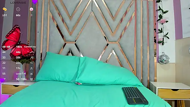 vanesaa mejia online show from December 2025 03:14:02 AM