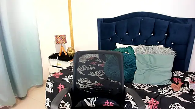 Inaya Khalifa online show from April 2026 12:13:02 AM