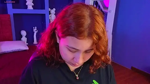 Snapshot of littlee_red chatting on May 2026 08:14:02 PM littlee red online show from May 2026 08:14:02 PM