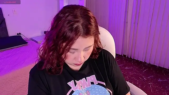Snapshot of littlee_red chatting on May 2026 08:27:01 PM littlee red online show from May 2026 08:27:01 PM
