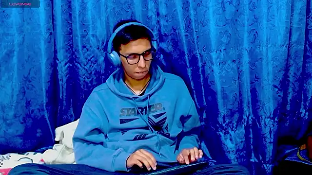 DavTwink3100 online show from February 2026 02:09:02 AM