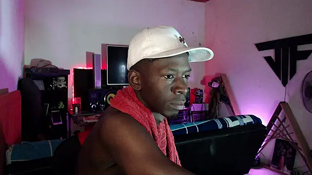 Snapshot of Black_Paradice chatting on November 2025 01:14:02 PM Black Paradice online show from November 2025 01:14:02 PM