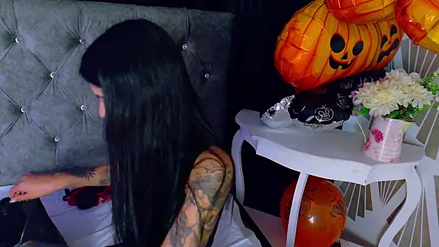 Scarlett Keller online show from October 2025 01:02:02 PM