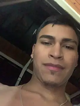 Snapshot of Emiliano_Reyes chatting on April 2026 08:17:01 AM Emiliano Reyes online show from April 2026 08:17:01 AM