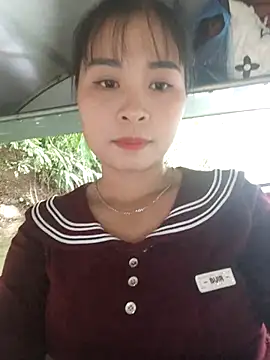 Squirrel-Pear online show from November 2025 07:53:01 AM