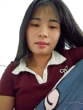 Squirrel-Pear online show from November 2025 09:04:02 PM