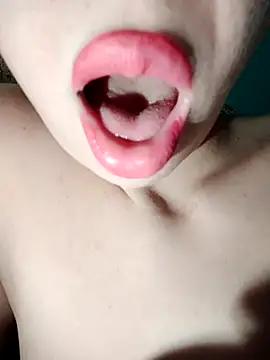 Loveyoudearxq online show from November 2025 11:42:01 AM