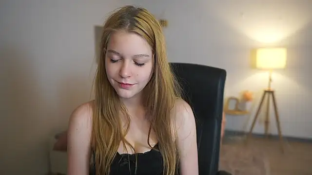 lisa mccoy  online show from February 2026 06:59:02 PM