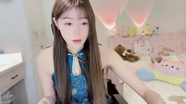 Onecutelittle online show from November 2025 06:14:01 AM