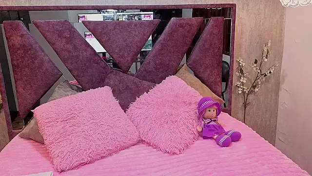 ChrisLuxury online show from November 2025 01:27:02 AM