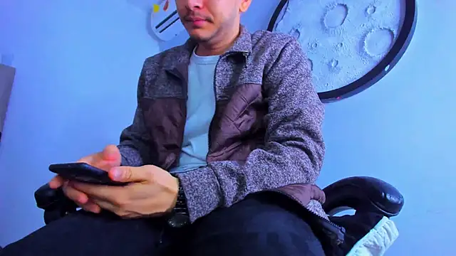 mike 257 online show from January 2026 12:18:02 PM