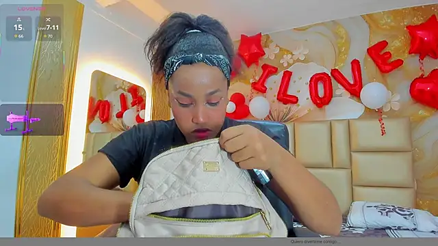 NahomiWalker  online show from February 2026 07:54:01 PM