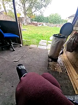 bbyxklaus online show from October 2025 01:47:02 PM