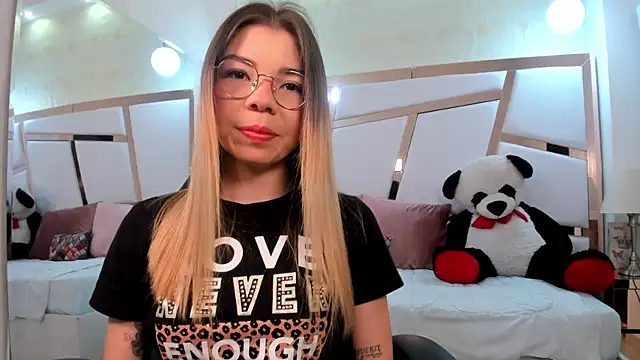 helen shanon online show from November 2025 09:46:02 PM