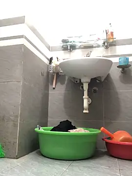 HinayLa online show from April 2026 10:34:02 PM