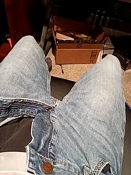 Snapshot of SirDirty34 chatting on October 2025 06:03:01 AM SirDirty34 online show from October 2025 06:03:01 AM